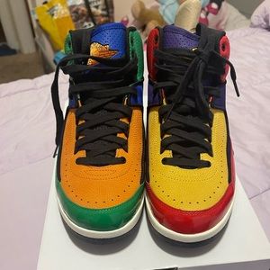 Jordan Retro 2 ( multi-color) women’s size 8.5 gently worn